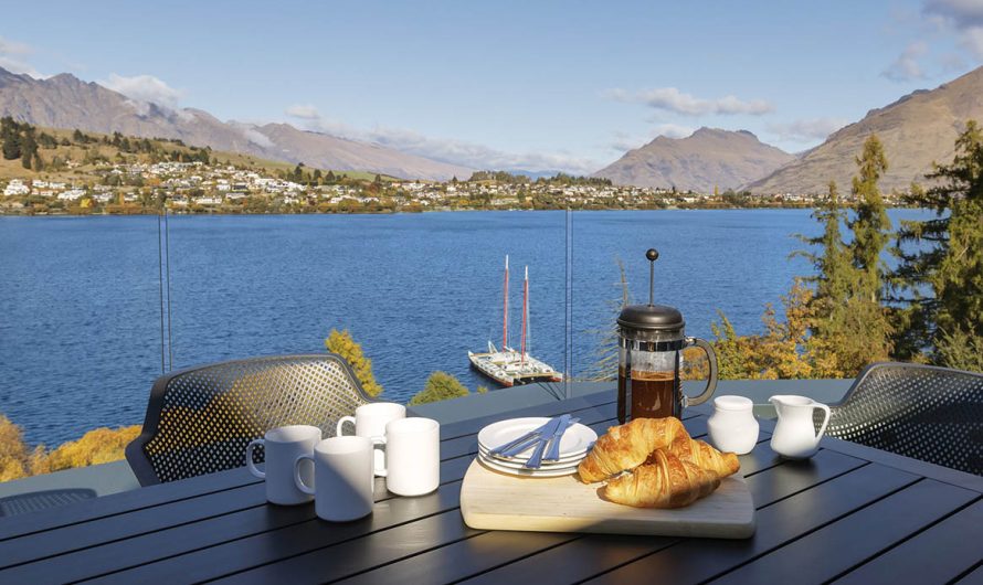 Seafood Gastronomy: Exploring the Delectable Ocean Bounty of Queenstown