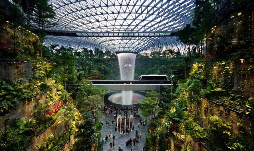 Perfect Ways to Get from Changi Airport to Singapore’s City Center: From Budget to Luxury